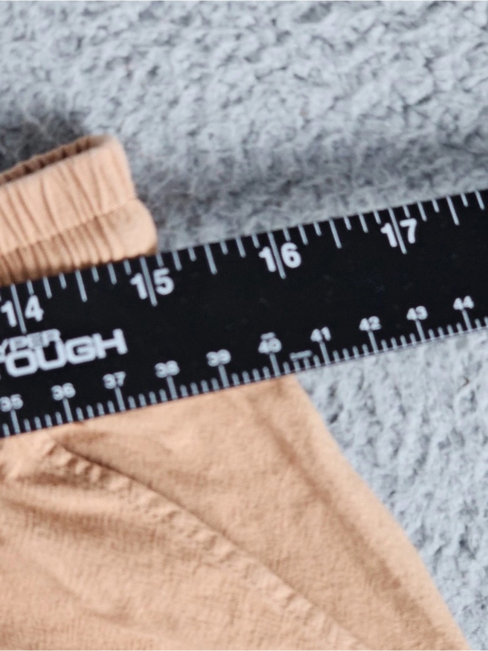 SKIMS Women's Cargo Jogger Pants in Tan - Picture 3 of 9
